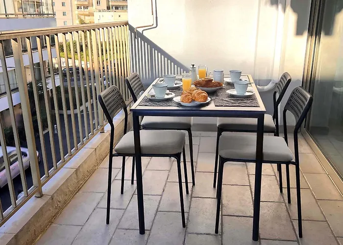 With Terrace 5 Min From The شقة